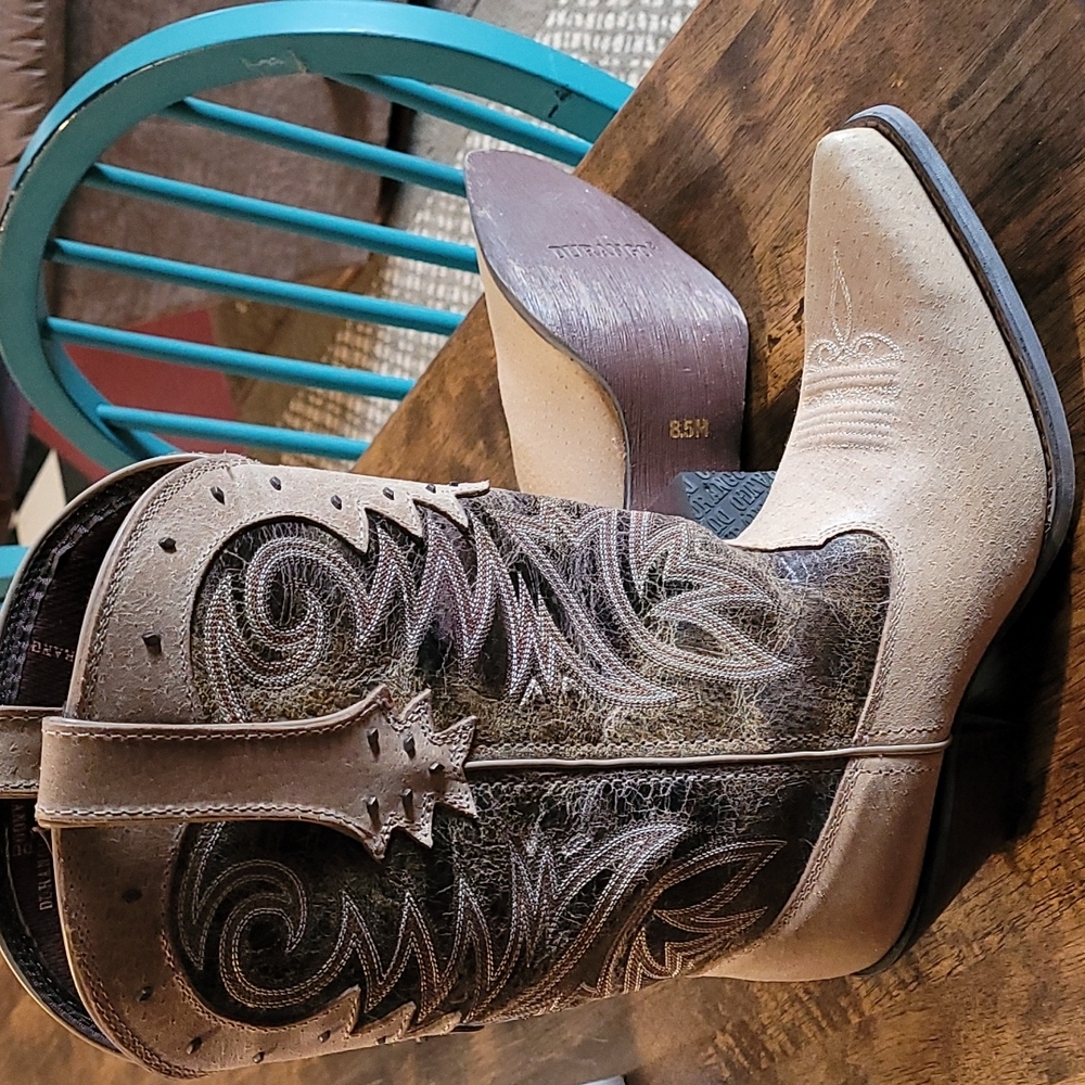 Women's cowboy boots